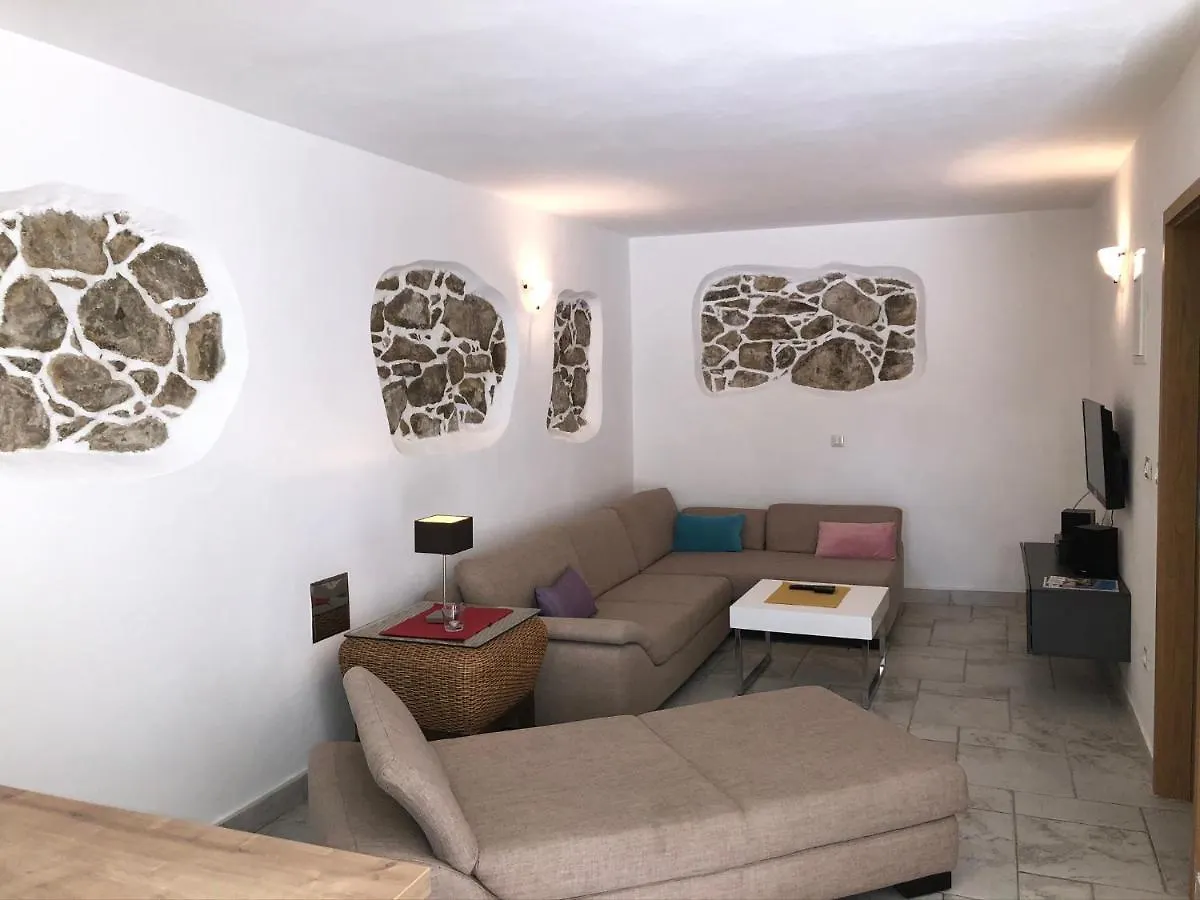 Apartments Trlika Kampor 0*,