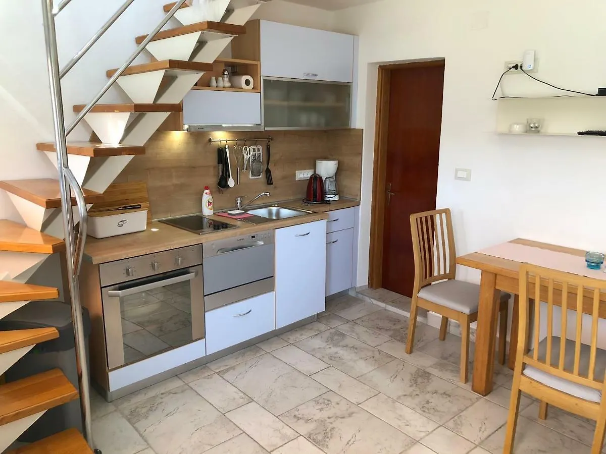 Apartments Trlika Kampor Croatia